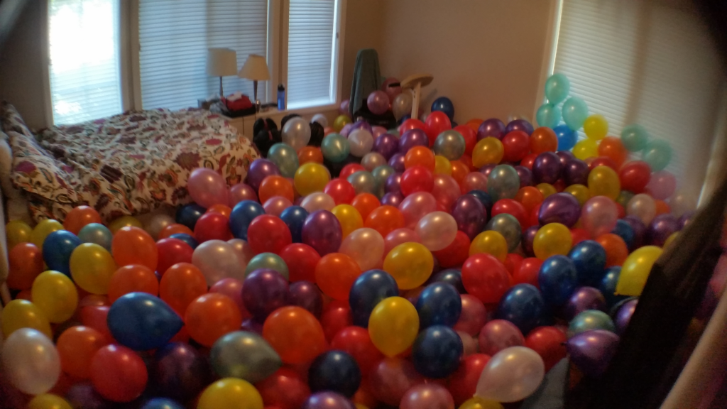 balloon_filled_room_2